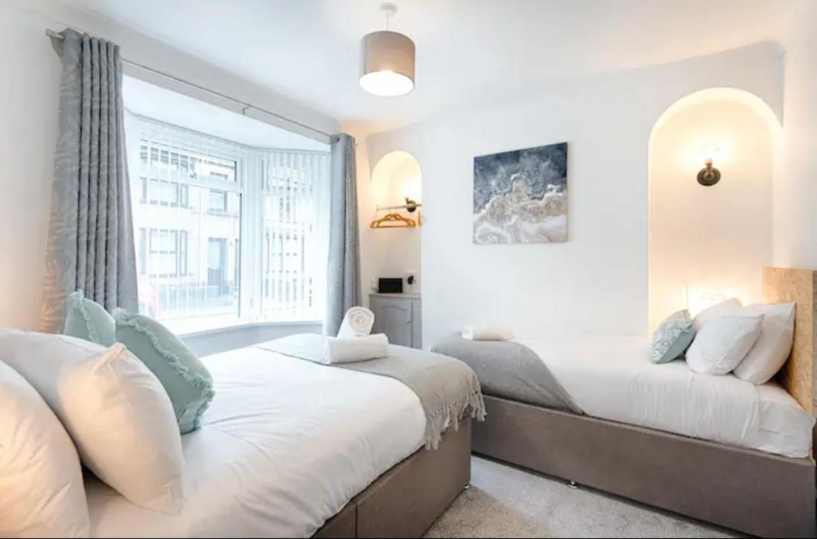 Groves House City Centre No Pets * Swansea