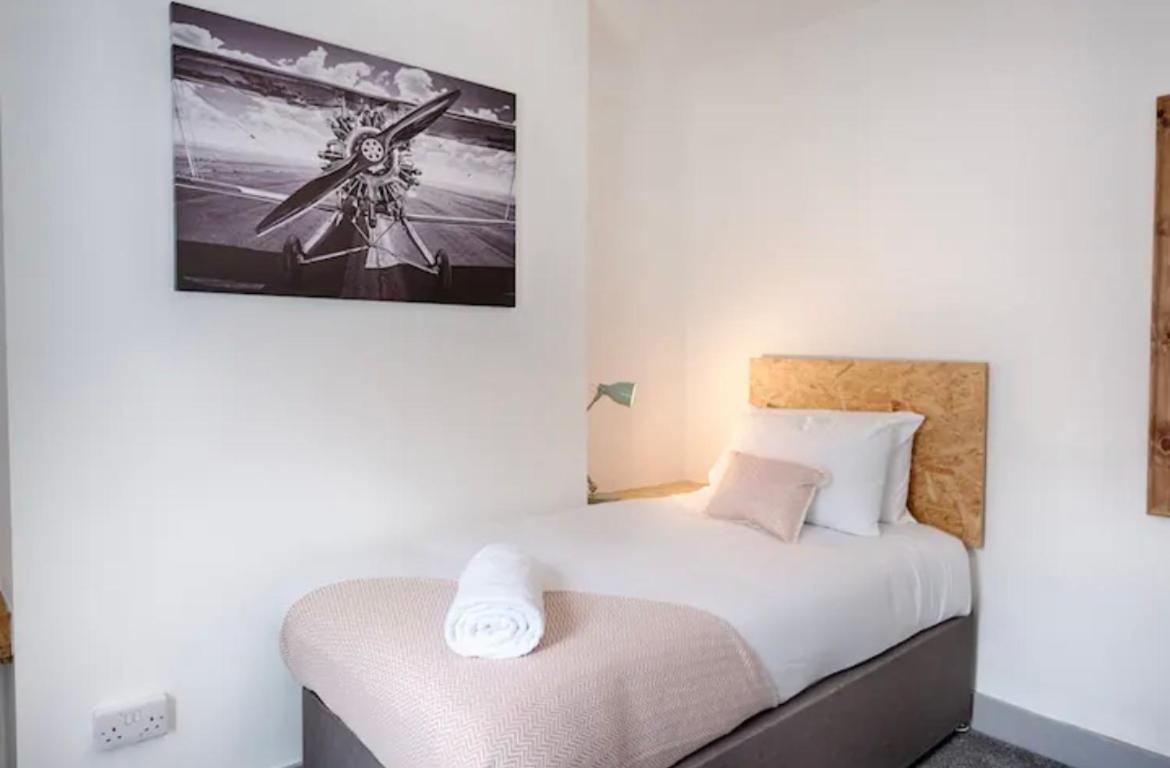 Groves House City Centre No Pets Apartment